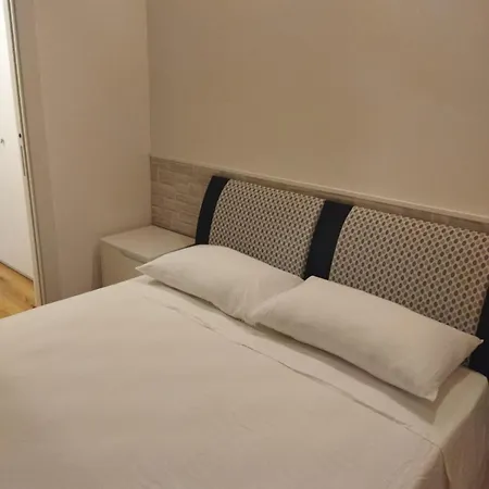 Brachychiton Holiday home