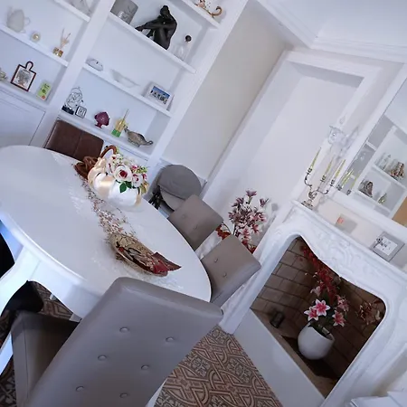 Brachychiton Holiday home *